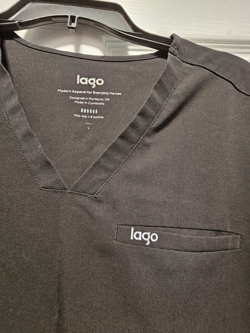 Lago Black V-Neck Scrub Set with Logo Size Large